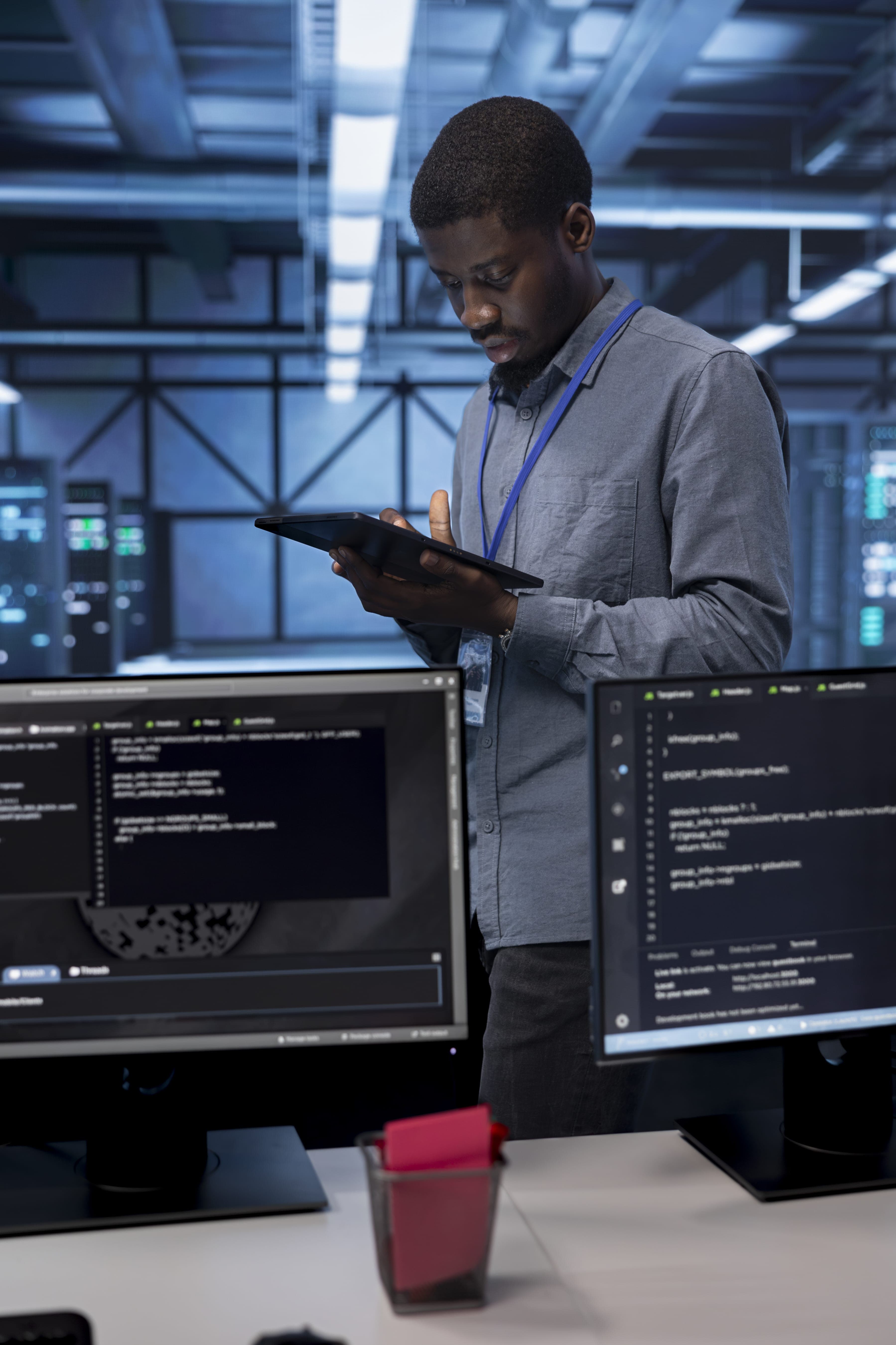 Développeur mobile travaillant sur son projet
